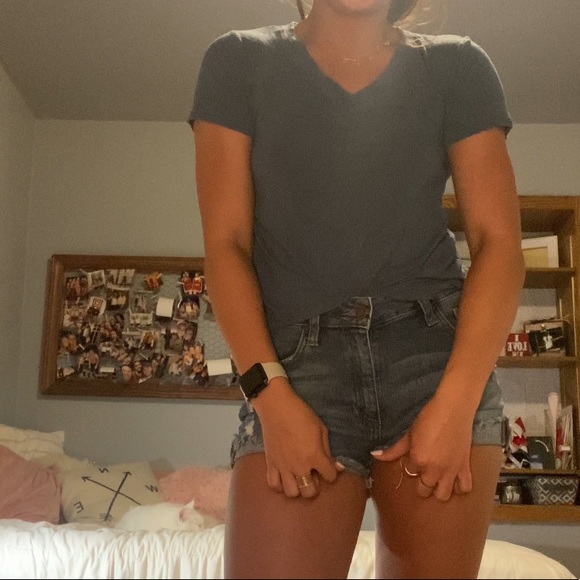 Washed blue basic v neck - Picture 2 of 4